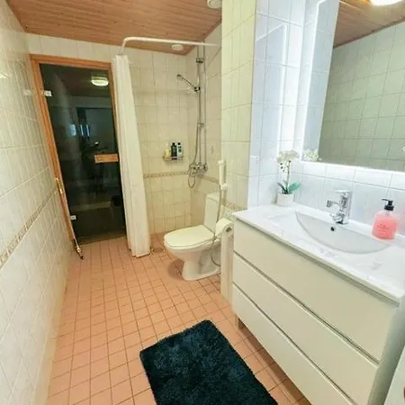 Lovely 1-bedroom With Patio And Sauna Lejlighed
