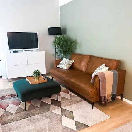 Daire Lovely 1-bedroom With Patio And Sauna Tampere