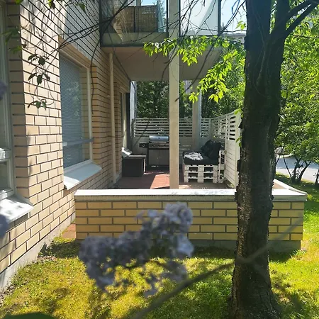 アパート Lovely 1-bedroom With Patio And Sauna タンペレ
